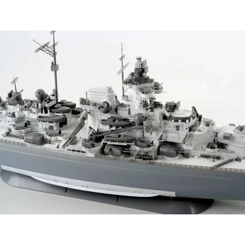 Muovinen pienoismallilaiva REVELL Tirpitz mittakaava 1:350