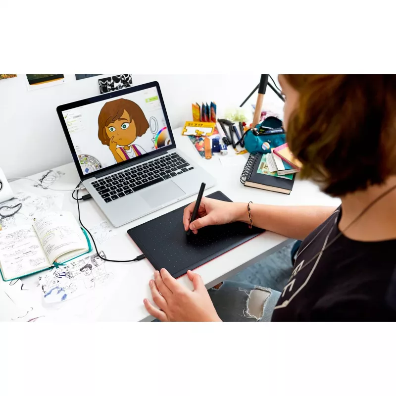 Wacom One by Medium piirustustabletti musta, punainen 2540 lpi 216 x 135 mm USB