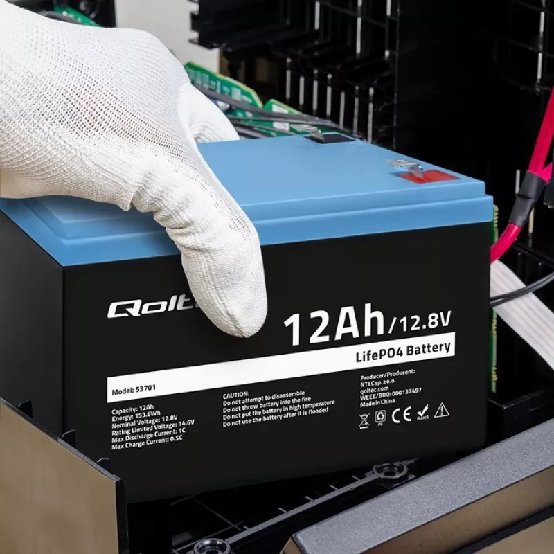 Qoltec LiFePO4 litiumrautfosfaattiakku 12,8 V 12 Ah 153,6 Wh BMS:llä