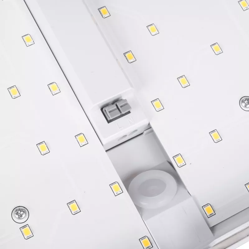 Maclean MCE292 W LED-talonnumerovalaisin hämäräanturilla, 12 W, 950 lm, IP65, valkoinen