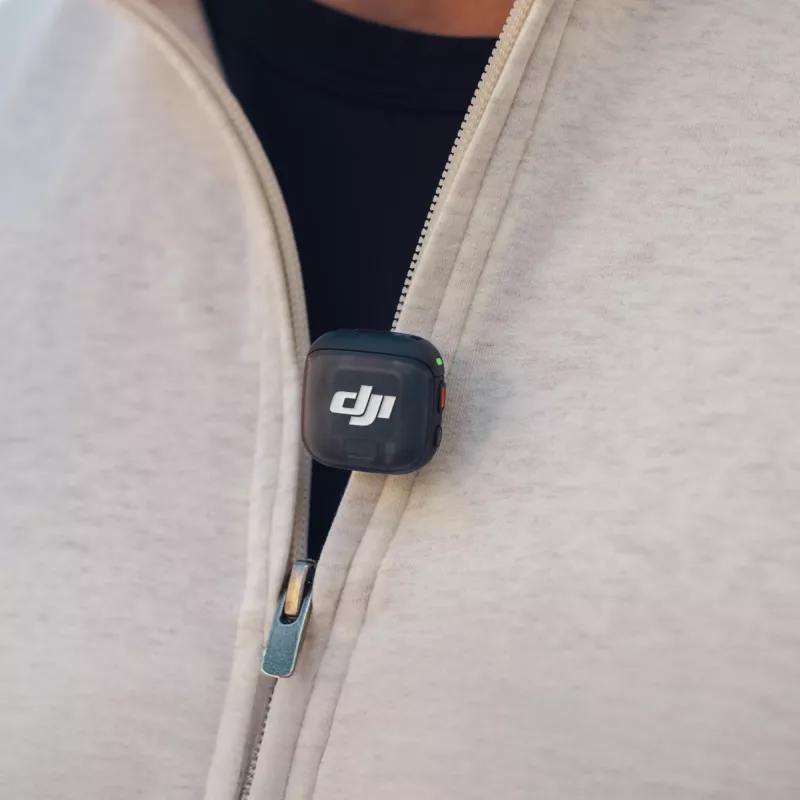 Langaton Bodypack-lähetin DJI MIC 3 – kompakti kannettava mikrofonilähetin, musta/harmaa