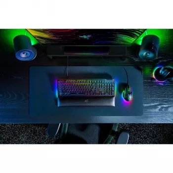 Razer BlackWidow V4 näppäimistö – USB-C, QWERTZ