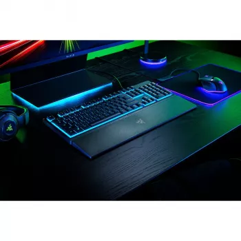 Pelausnäppäimistö Razer Ornata V3 X Full-Size USB, kalvokytkimet, RGB-LED-taustavalo, rannetuki, 1000 Hz kyselytaajuus, musta