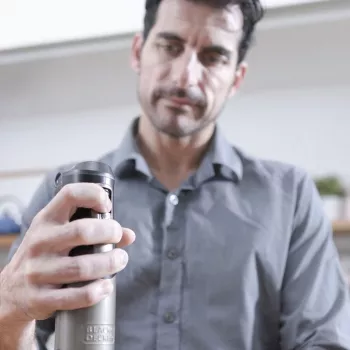 Sauvasekoitin Black & Decker BXHBA1200E — käsisekoitin 1200 W, 4 ruostumatonta terää, turbo, irrotettavat osat, musta
