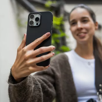 Takakansi FIXED Samsung Galaxy S26+ – kumipintainen musta, takakotelo, malli Story
