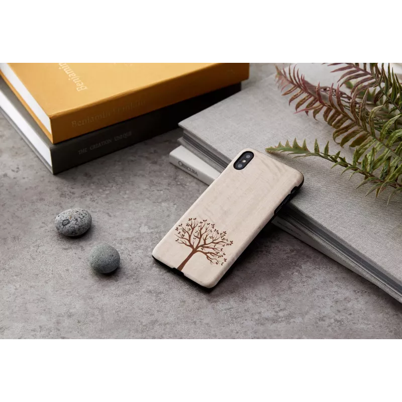 man and wood -puhelinkotelo iPhone XS Maxille – omenapuuta, musta