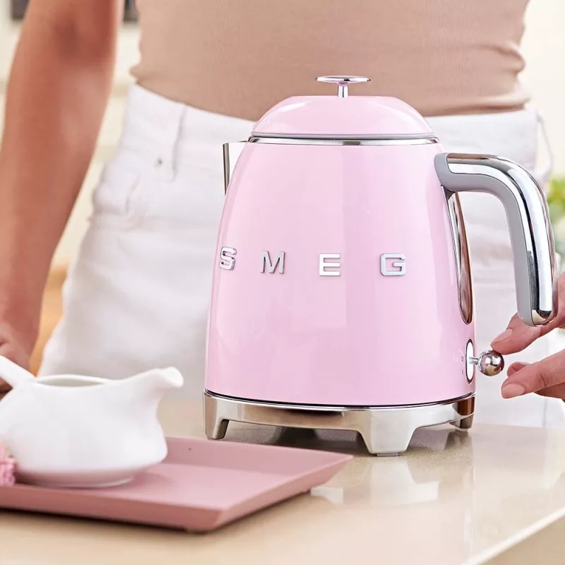 Vedenkeitin Smeg 0,8 L 1400 W pinkki