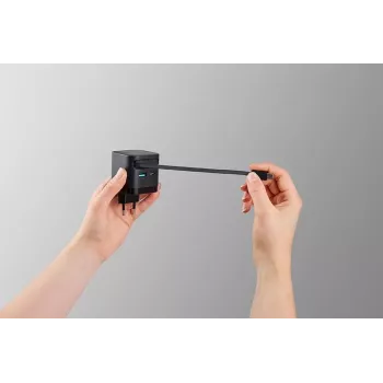 Virtalähde 1XUSB-A/1XUSB-C/SCHWARZ 7806522 Intenso