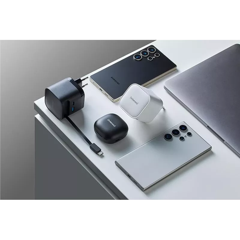Virtalähde 1XUSB-A/1XUSB-C/SCHWARZ 7806522 Intenso