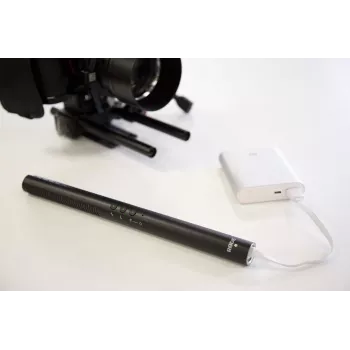 Digitaalinen suuntamikrofoni kameroille RØDE NTG-4+ — superkardioidi, 20–20000 Hz, -32 dB, 200 Ω, Mini-XLR, paristokäyttöinen, 22×278 mm, 176 g, musta
