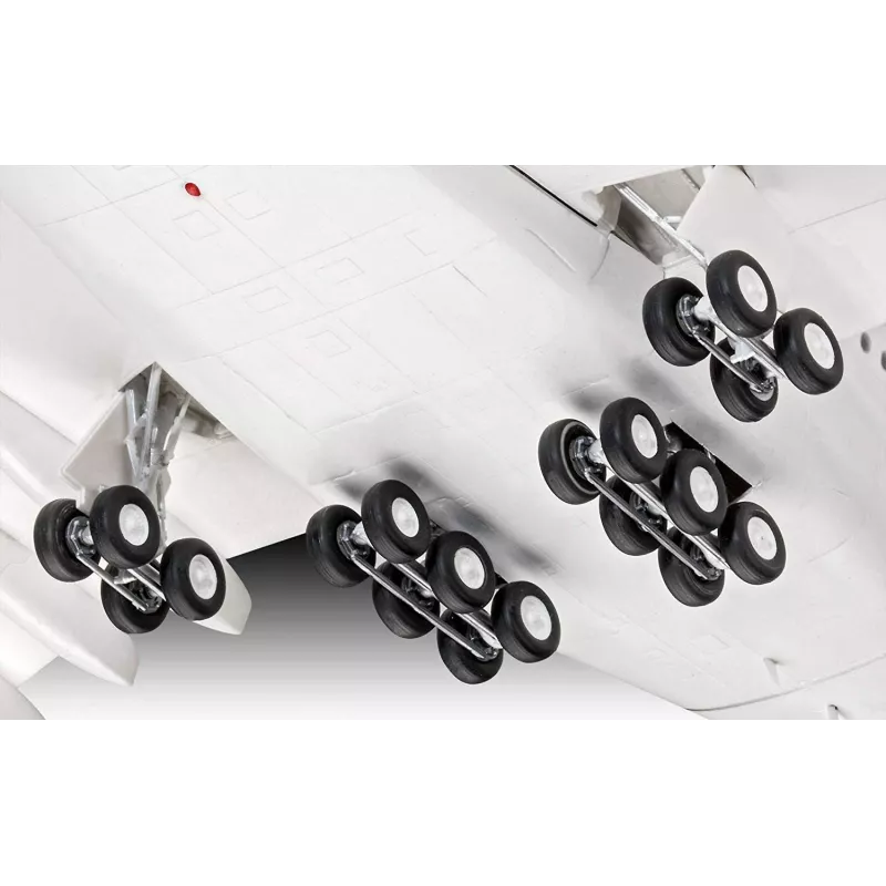 Valmis malli Revell Airbus A380-800 Lufthansa New Livery