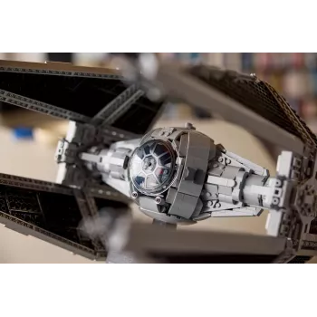 LEGO Star Wars TIE-hävittäjä malli 75382 — yksityiskohtainen tähtihävittäjärakennussarja, 1931 osaa, 18+