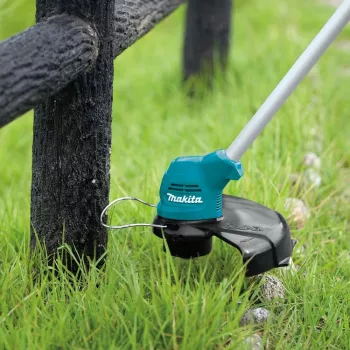 Makita UR100DWAE trimmeri akulla ja laturilla