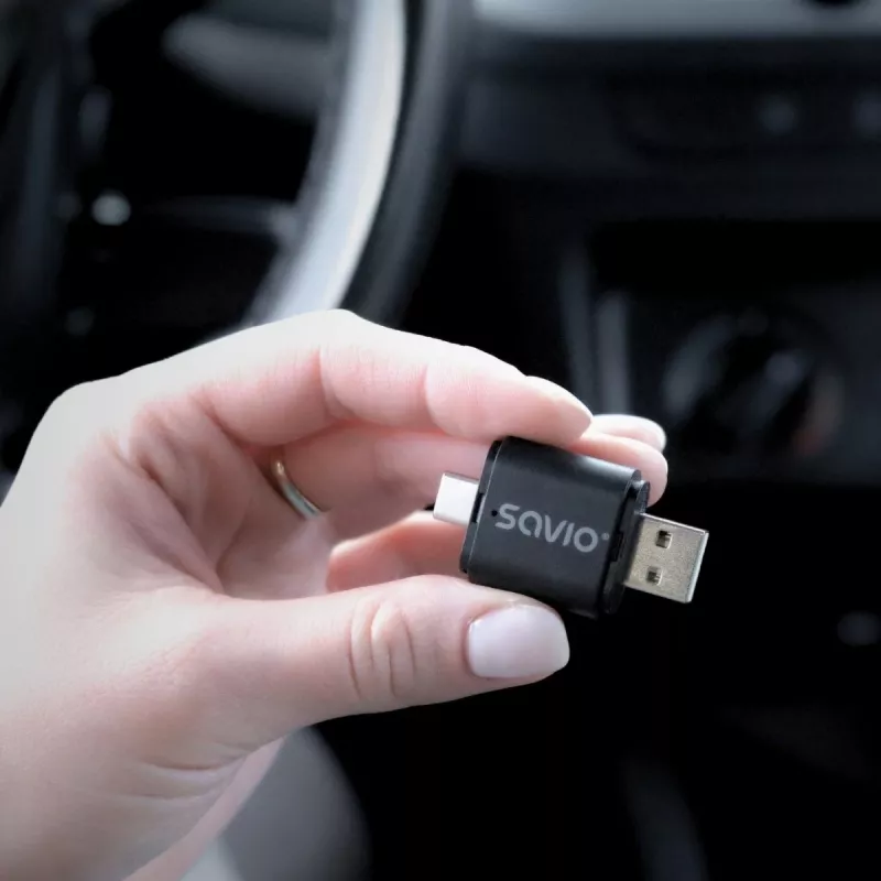 Savio TR-17 langaton CarPlay- ja Android Auto -sovitin