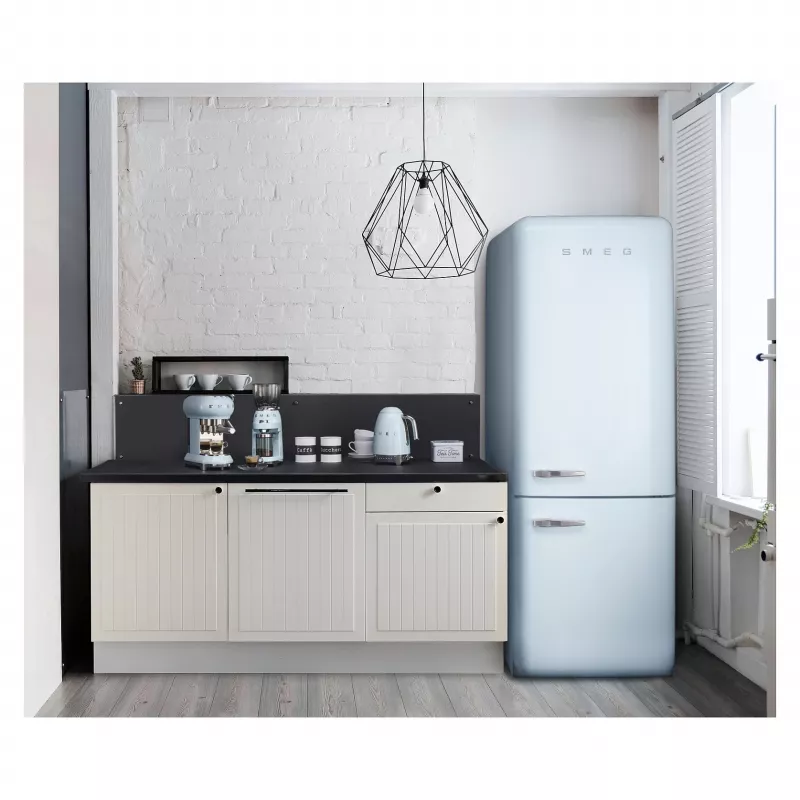 SMEG vedenkeitin 50s Style KLF04PBEU, pastellinsininen