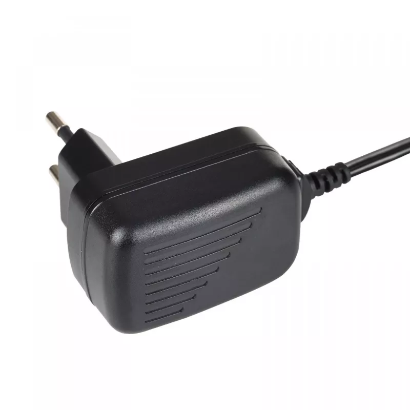 Akyga AK-TB-11 yleisvirtalähde 9 V / 1 A, 9 W, 5,5 x 2,1 mm pistoke, 1,5 m