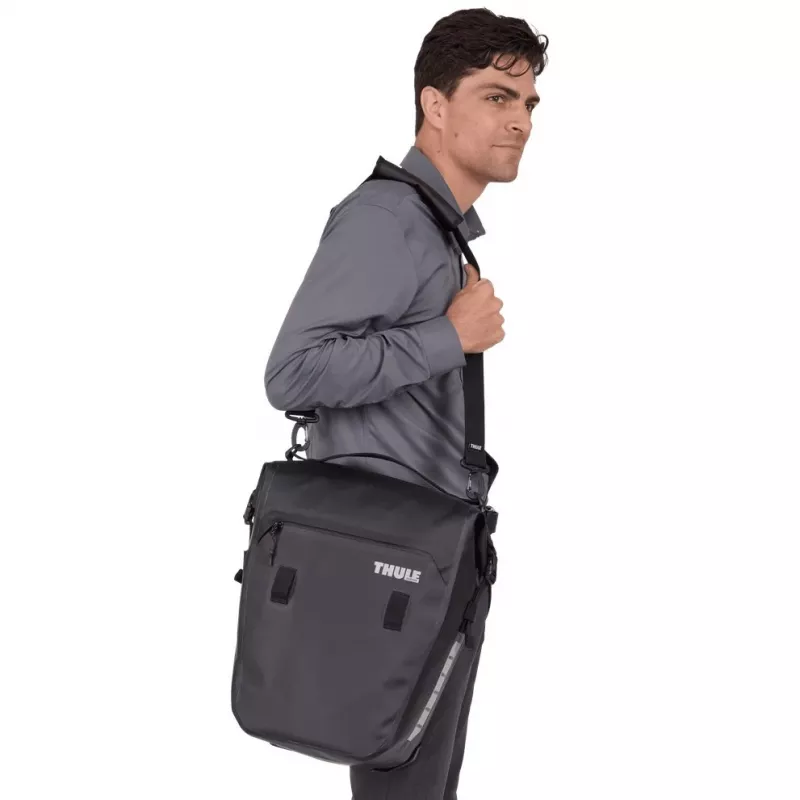 Thule 5406 Shield Commuter-Pannier 22L musta