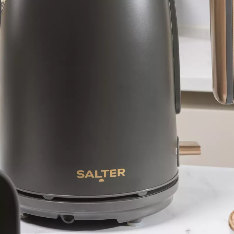 Vedenkeitin Salter 1,7 l 3000 W musta