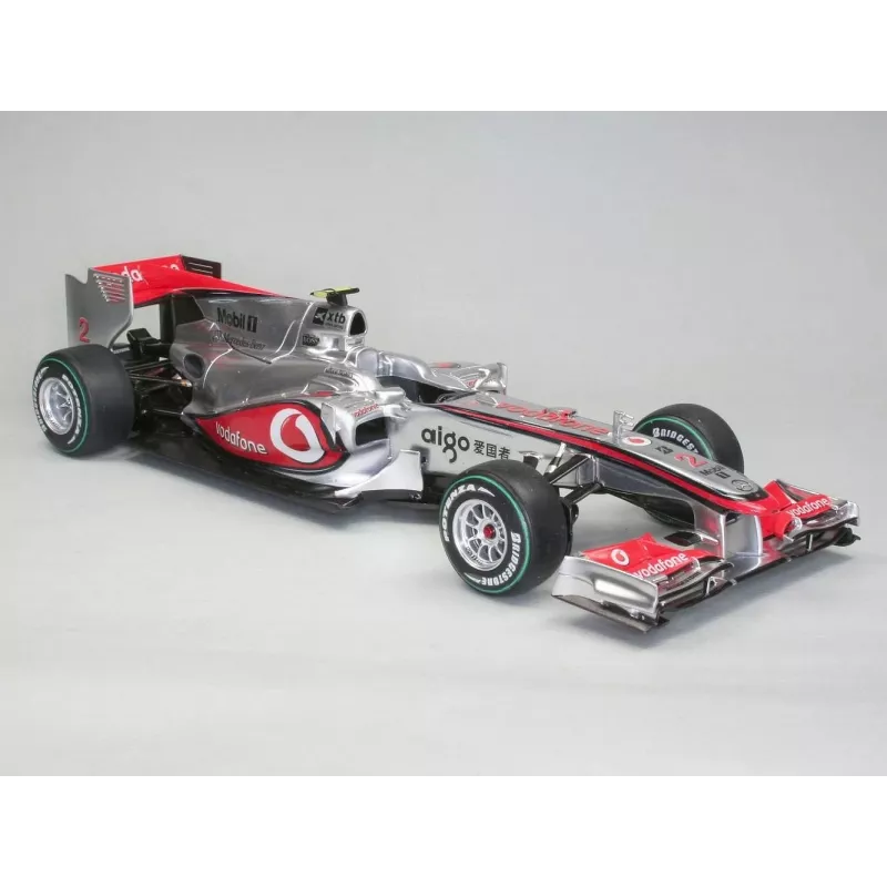 REVELL muovimalli McLaren Mercedes MP4-25 Lewis Hamilton — mittakaava 1:24