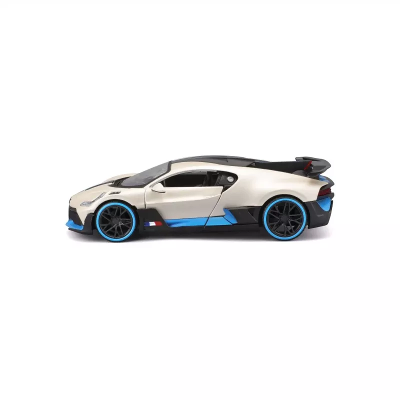 Komposiittimalli Bugatti Divo 1/24 valkoinen