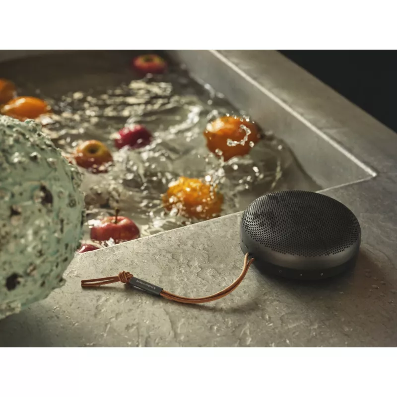 Bang & Olufsen Beosound A1 2nd Gen 1734002 kaiutin, musta