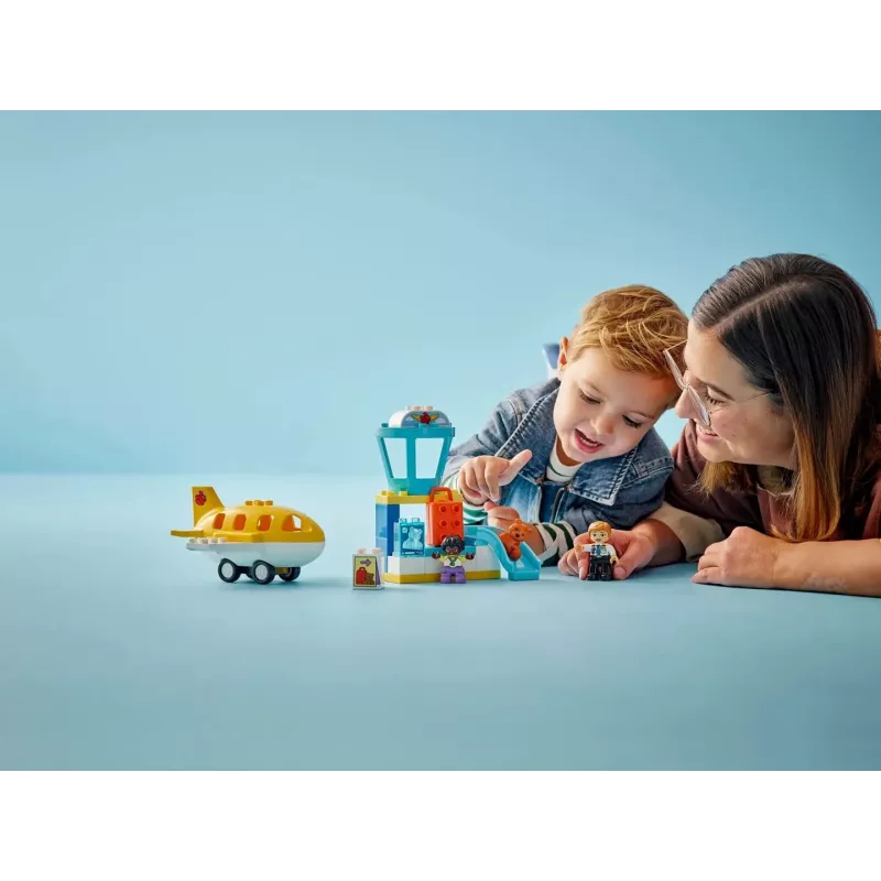 LEGO DUPLO 10443 Ensimmäinen lentokenttävierailu