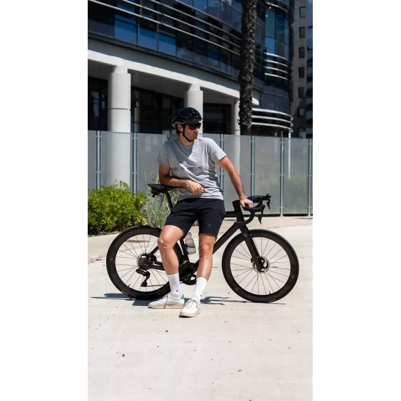 Pyöräilykypärä HJC CROSSER MUSTA koko L — kevyt, kestävä pyöräilykypärä