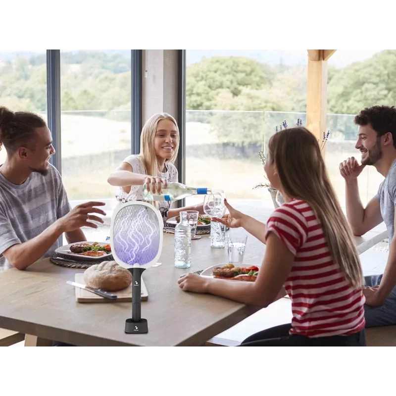 Beper P206ZAN250 ladattava hyönteisansa tukijalustalla, 2 W