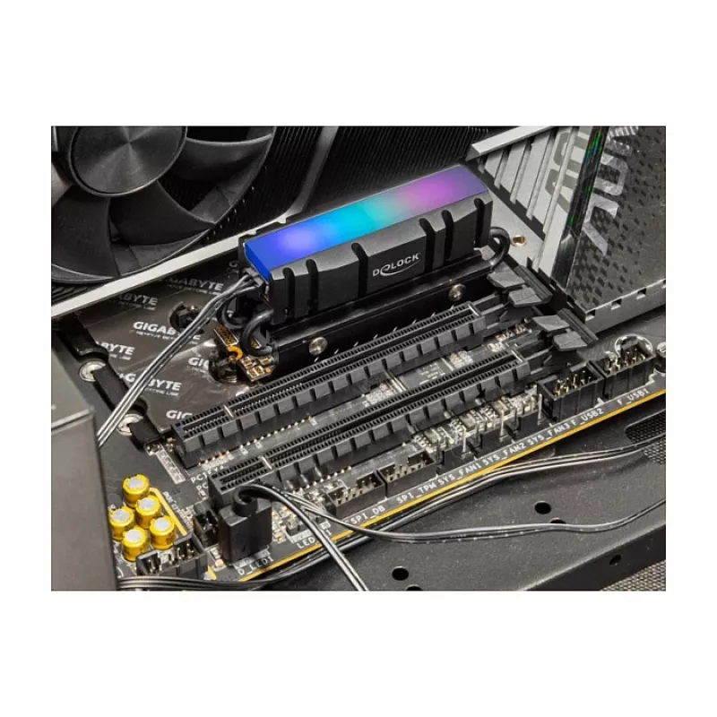Jäähdytyssiili DELOCK 18460 M.2 SSD 2280 — alumiini/kupari, RGB 5V, musta