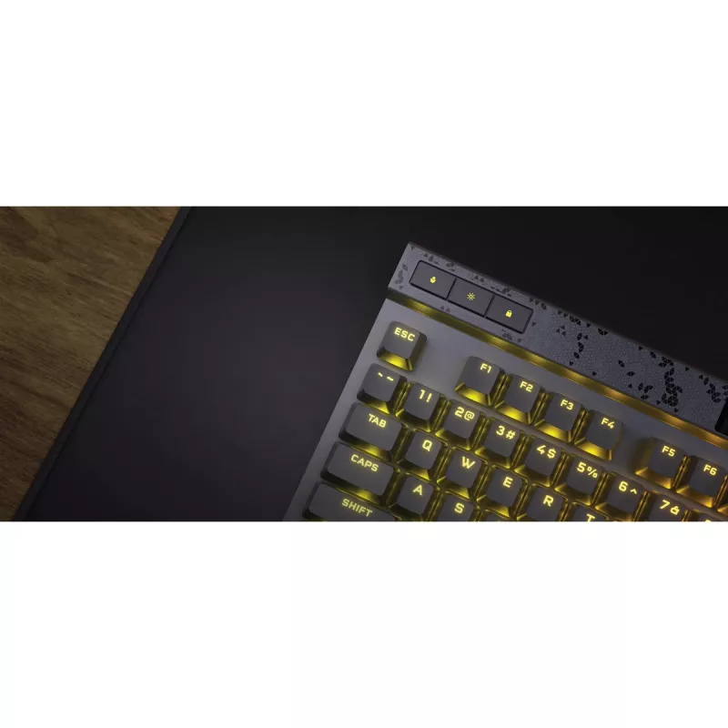 Corsair K70 MAX näppäimistö peli USB saksalainen musta