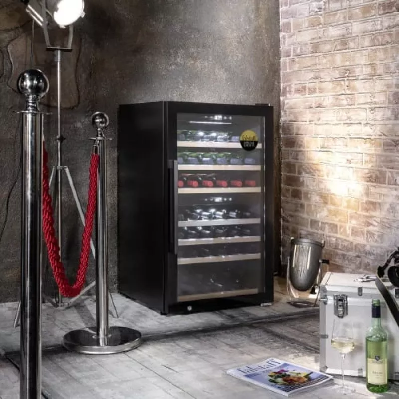 Caso | Smart Wine Cooler | WineExclusive 66 | energiatehokkuusluokka G | vitriini | vapaasti seisova | pullokapasiteetti pulloa | jäähdytystapa kompressoritekniikka | musta