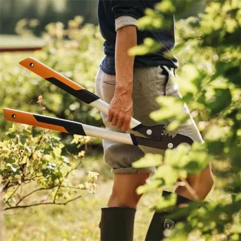 Fiskars LX92 ohittava oksasaha