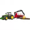 BRUDER John Deere 7R 350 metsäperävaunulla ja 4 puunrungolla