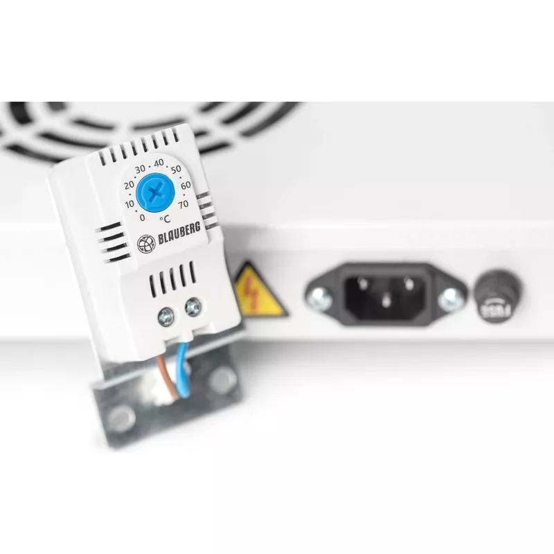 Tuuletinyksikkö Digitus DN-19 FAN-4-HO