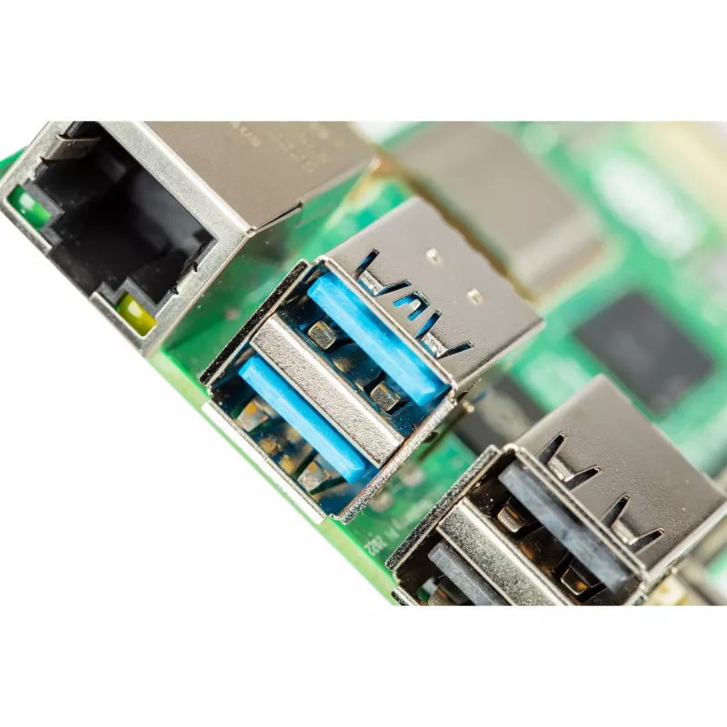 Yhden piirilevyn tietokone Raspberry Pi 5 kehitysalusta — 2400 MHz Arm Cortex-A76, jopa 16 GB LPDDR4x, MicroSD, USB 3.2, Wi‑Fi 5