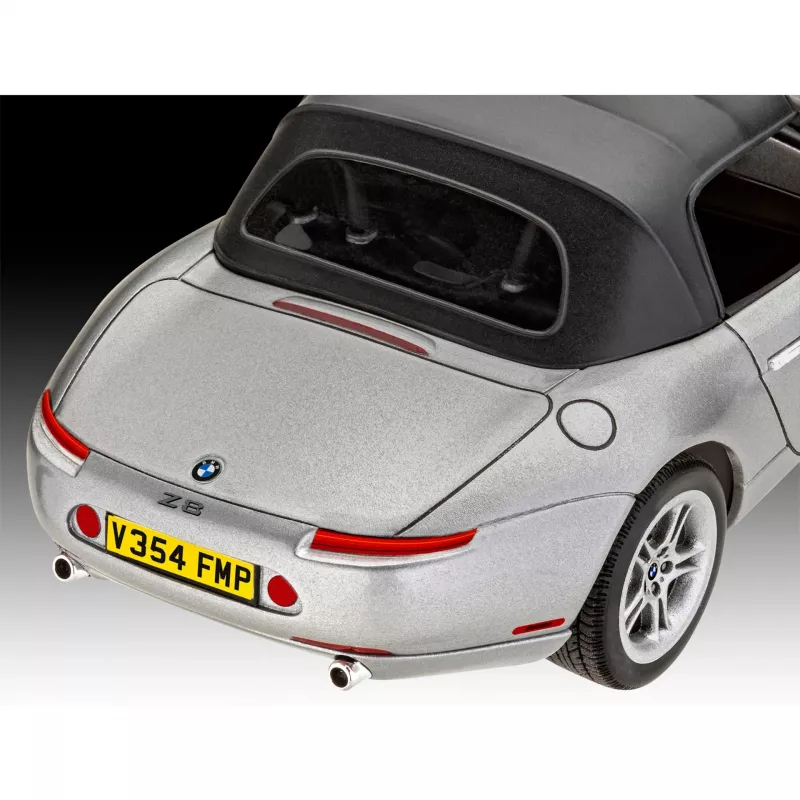 REVELL BMW Z8 1:24 rakennussarja, valmis pienoismalli