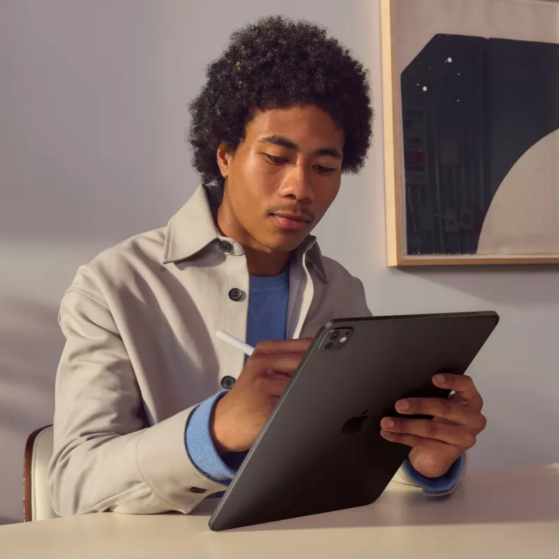 Apple iPad Pro 7. sukupolvi 11 tuumaa Wi-Fi 256GB - musta