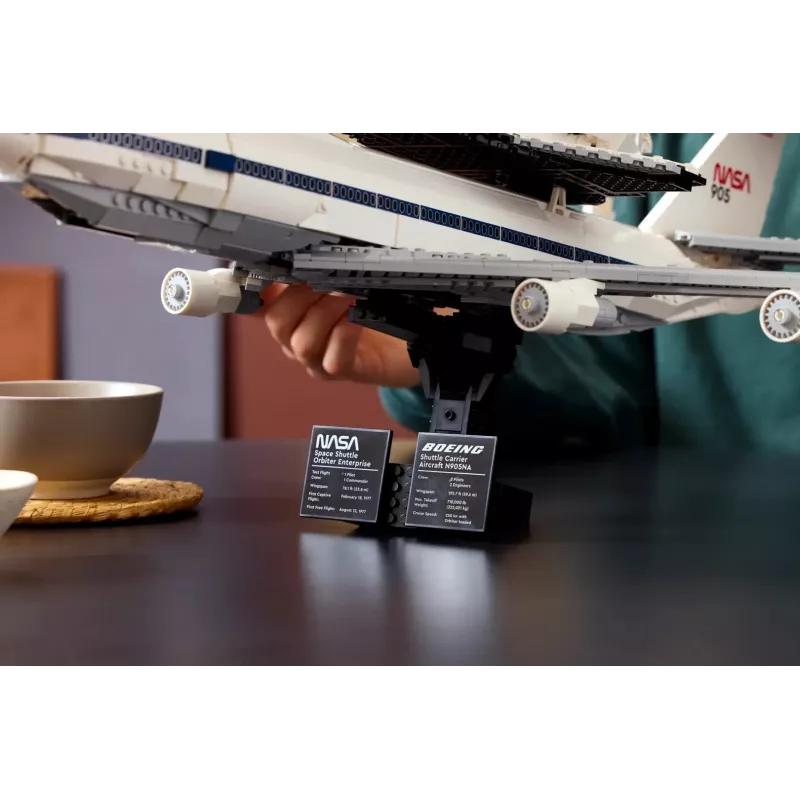 LEGO Icons 10360 Shuttle Carrier Aircraft rakennussarja, 2417 palaa