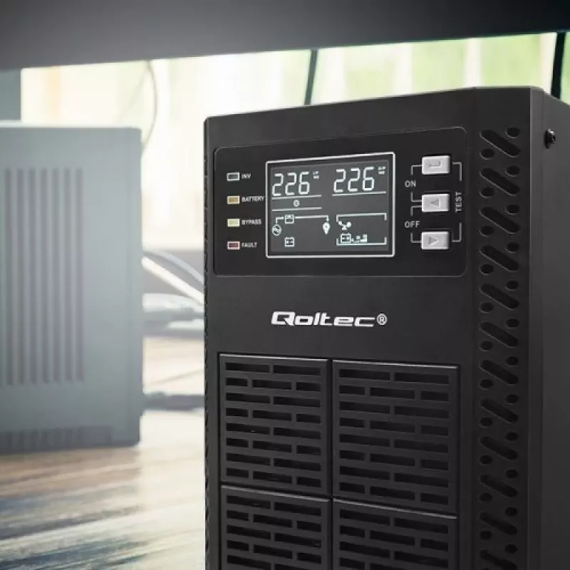 Qoltec 52281 UPS (keskeytymätön virransyöttö) kaksoismuunnos (Online) 2 kVA 2000 W 3 AC-lähtöä