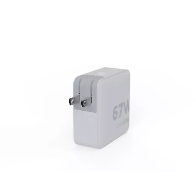 Xtorm 67W GaN-Ultra matkalaturi + USB-C PD kaapeli