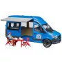 BRUDER Camper MB Sprinter 02684 kuljettajalla – pienoismalli mittakaavassa