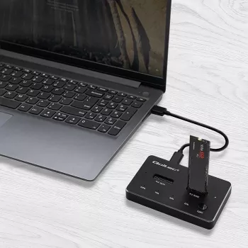 Qoltec 52274 M.2 SSD-telakka | NVMe | SATA | USB-C | DUAL 2 x 2TB