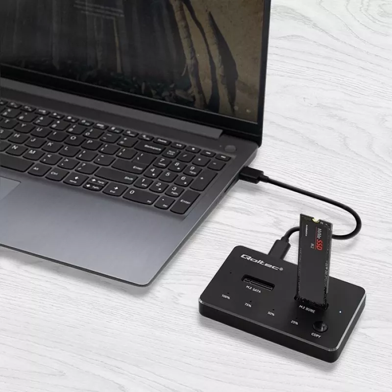Qoltec 52274 M.2 SSD-telakka | NVMe | SATA | USB-C | DUAL 2 x 2TB
