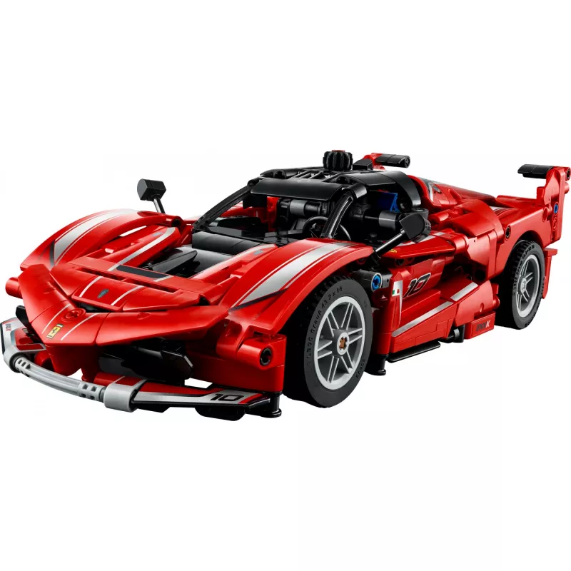 LEGO Technic Ferrari FXX K -malli mittakaavassa 1:10, 897 osaa, 10 vuodesta alkaen