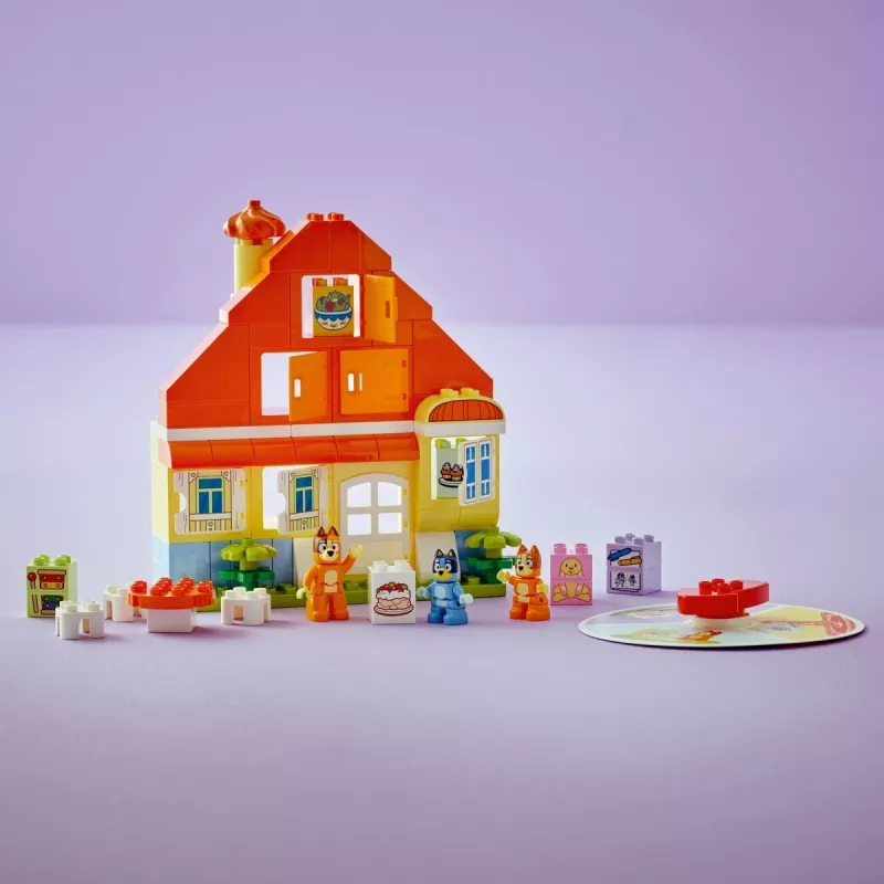 Rakennuslelu LEGO Bluey perhetalo muistipelillä 10459 — 83 osaa, 3 minihahmoa, ikä 3+