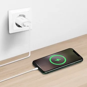 USB-A-pistorasia-adapteri, 5 W, 5 V/1 A, 1x USB-A, valkoinen