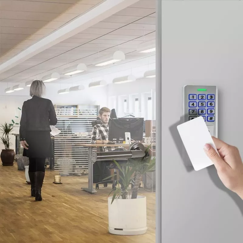 Sormenjälki- ja RFID-koodilukko QOLTEC 52447 IP68-suojauksella
