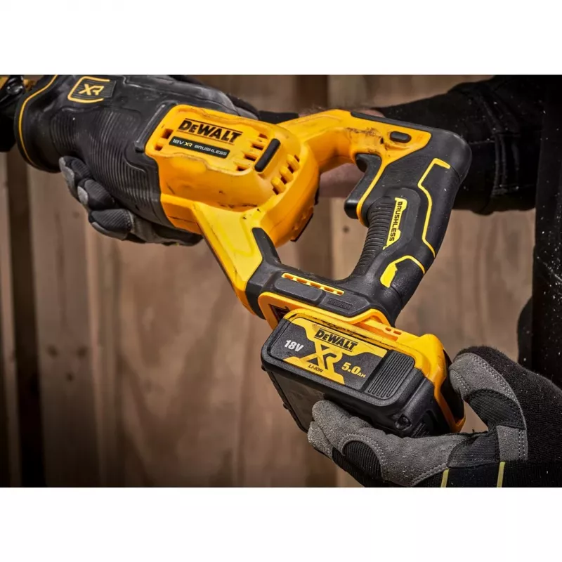 DeWALT DCS382N-XJ puukkosaha