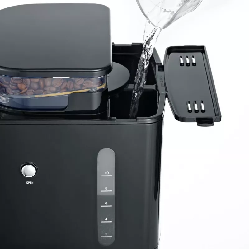 Severin KA4810 1,37 L musta