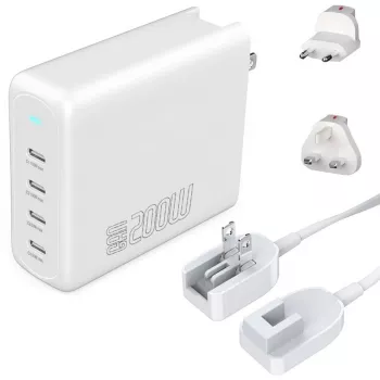 Sisätilan pikalaturi 4smarts 545200 — 200 W, 4× USB-C, 100–240 V, 1,5 m kaapeli, valkoinen